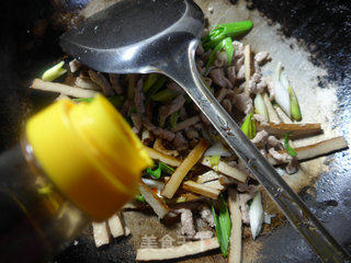 里脊肉炒香干的做法步骤：6