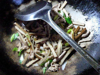 里脊肉炒香干的做法步骤：9