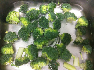 西兰花肉片煲的做法步骤：4