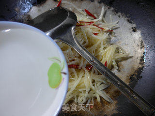酸辣土豆丝夹馍的做法步骤：6
