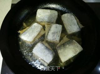香煎刀鱼的做法步骤：2