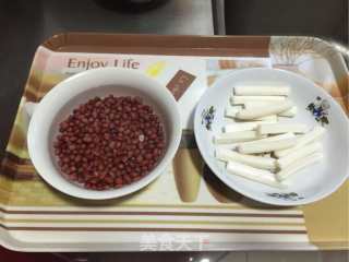 赤豆年糕汤的做法步骤：1