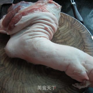 蒸猪肘子的做法步骤：1