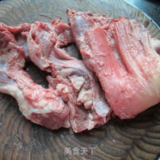 炖牛腩的做法步骤：1