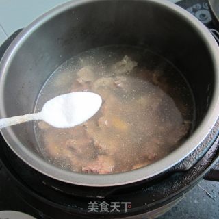炖牛腩的做法步骤：7
