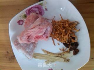 虫草花炖猪蹄的做法步骤：1