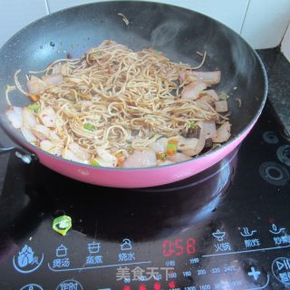 洋葱炒面的做法步骤：9