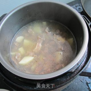 牛腩炖土豆的做法步骤：11