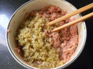 五福临门——鲜肉榨菜酥饼的做法步骤：11
