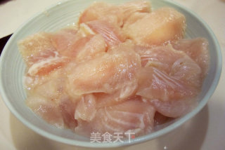 三杯鱼的做法步骤：1