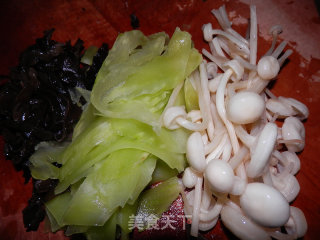 金针菇炒青笋的做法步骤：2