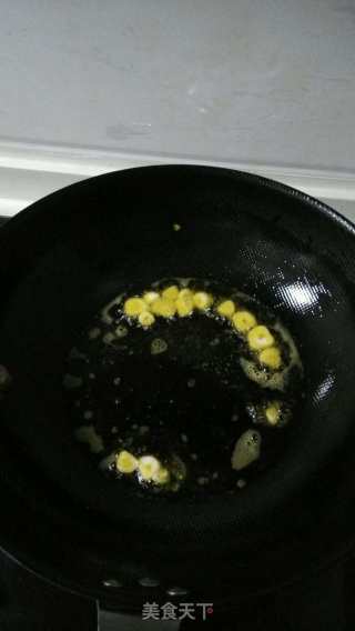 情人节必备---黑椒里脊空心粉的做法步骤：2