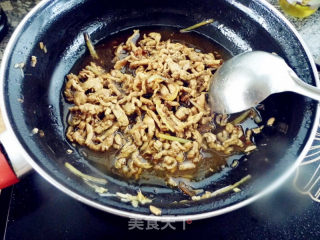 芹菜番茄炒肉丝的做法步骤：7