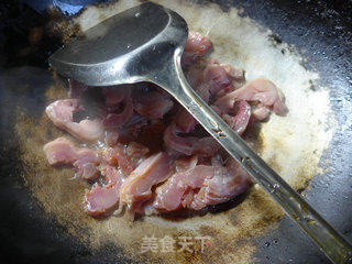 荷兰豆炒腊鸡腿的做法步骤：4