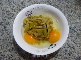 榨菜鸡蛋夹馍的做法步骤：2