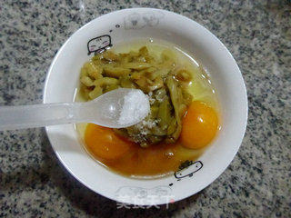 榨菜鸡蛋夹馍的做法步骤：5