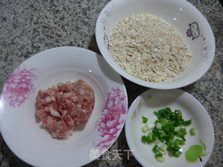 香葱肉末燕麦粥的做法步骤：1
