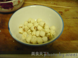 红袍莲子的做法步骤：3