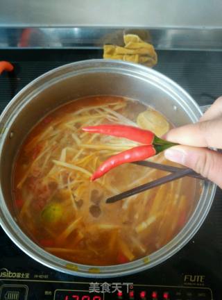 冬阴功酸笋土豆汤的做法步骤：4
