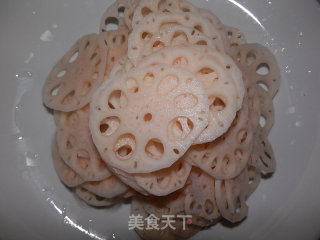 凉拌莲菜的做法步骤：2