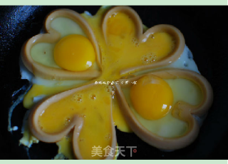 創意心型火腿腸煎蛋的做法步骤：5