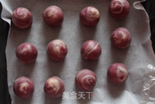 紫薯蛋黄酥的做法步骤：21