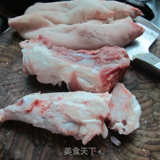 猪蹄骨头汤的做法步骤：2