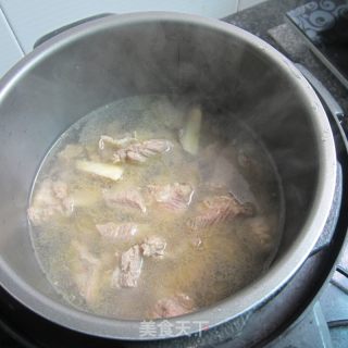 牛肉炖萝卜的做法步骤：4