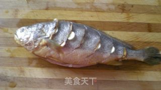 清蒸黄花鱼的做法步骤：2