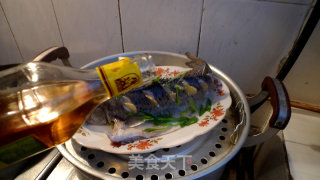 葱油鲈鱼的做法步骤：10