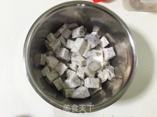 芋泥虾球的做法步骤：1