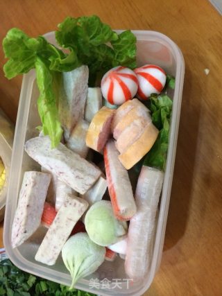 大骨鲜汤什锦火锅的做法步骤：2