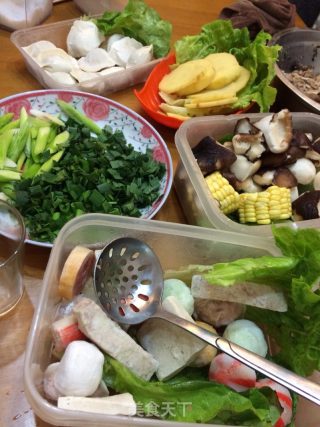 大骨鲜汤什锦火锅的做法步骤：8