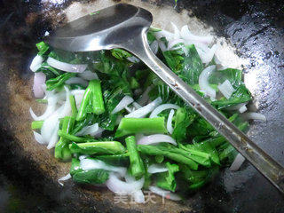 洋葱炒油菜蕻的做法步骤：5