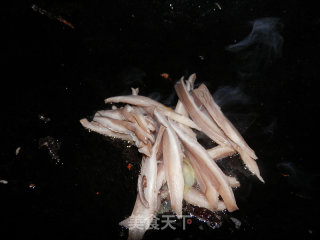 平菇炒青笋的做法步骤：3