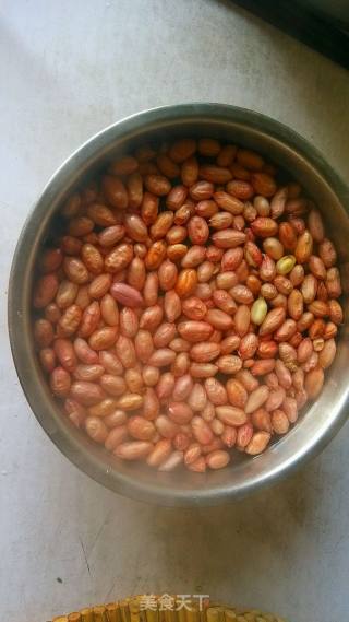 水煮花生的做法步骤：1