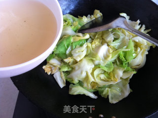 香菇粉条炒甘蓝的做法步骤：7