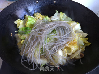 香菇粉条炒甘蓝的做法步骤：9