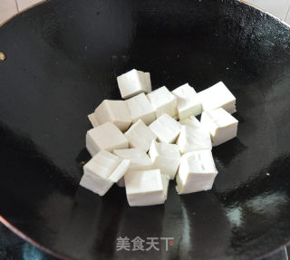 鲈鱼豆腐煲的做法步骤：5