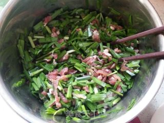 韭菜猪肉春卷的做法步骤：5