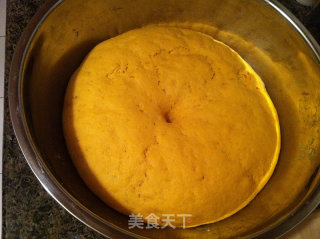 南瓜双色馒头的做法步骤：2