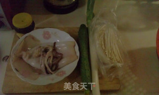 京酱鱿鱼丝夹饼的做法步骤：1