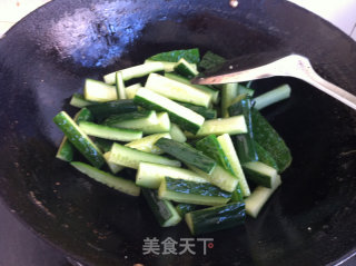 酸甜麻香黄瓜条的做法步骤：5