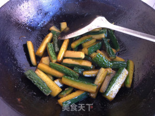 酸甜麻香黄瓜条的做法步骤：7