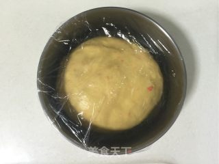 超软胡萝卜餐包的做法步骤：6