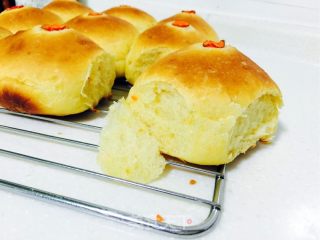 超软胡萝卜餐包的做法步骤：11