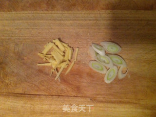 雪里蕻炒黑豆的做法步骤：4