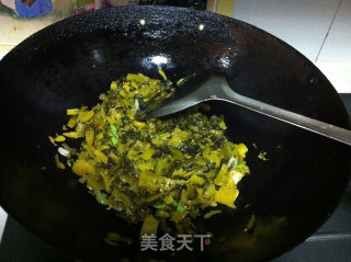 雪里蕻炒黑豆的做法步骤：5