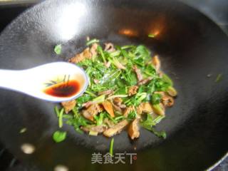 菠菜炒鸡肝的做法步骤：9