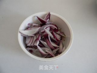 鲜炒鱿鱼卷的做法步骤：2
